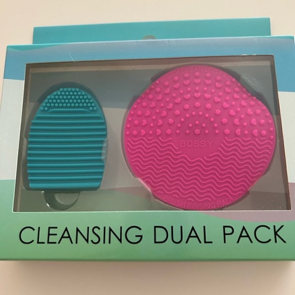 Silicone Makeup Cleaning Brush Scrubber Mat Set of 2 BRAND NEW IN BOX.